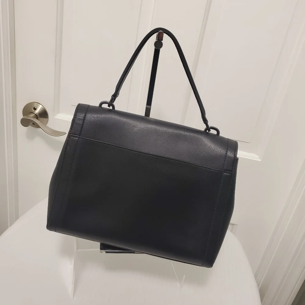 Michael Kors "KINSLEY" Black Leather Satchel, Business, Stylish, Chic - Picture 3 of 12